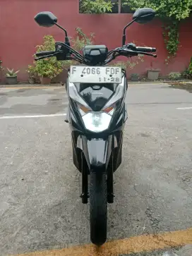 Dijual motor Honda Beat street 2018