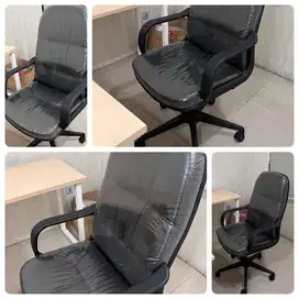 Kursi Direktur (kantor)