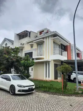 Rumah Hook 3 Lantai di Cluster Amerika Green Lake City Cipondoh Karang