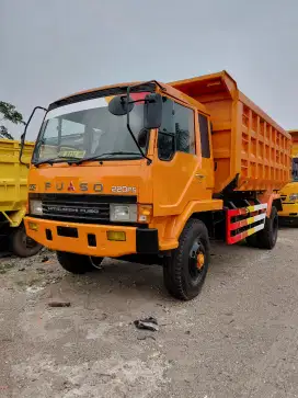 DUMP TRUK FUSO 220 PS FM 517 HS TAHUN 2014 ENGKEL 4X2,6 RODA INDEX 17