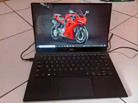 DELL XPS 13 i5 - 7300U / 8GB RAM / 256GB NVME / 2K / TOUCHSCREEN