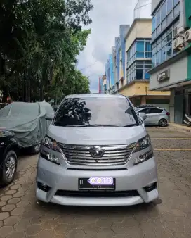 TDP 27 JT TOYOTA VELLFIRE ZG PREMIUM SOUND MATIK/AT 2010