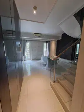 Disewakan Kondominium Rivera Mansion Waterplace E 3 br semi furnish