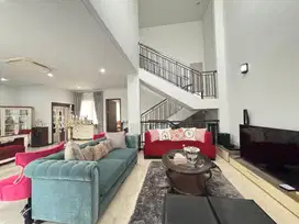 Disewakan Rumah Mewah Ada Lift di Keia Zora BSD Siap Huni