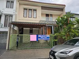 Rumah siap pakai turun harga Gading Serpong Sektor 1 dengan pool