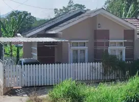 Dijual rumah siap huni Dearah Cinunuk