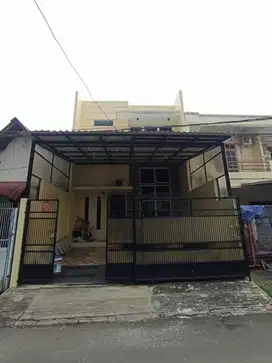 DIJUAL Rumah Citra 1 semi furnish SHM di Jakarta Barat