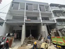 Ruko bangunan baru 4 lantai di jelambar jakarta barat