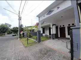 rumah lingkungan elite di araya blok depan malang kota