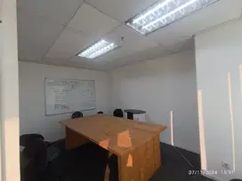 SEWA KANTOR DI JAKATA SELATAN KUNINGAN 115M² FURNISHED 265K NEGO