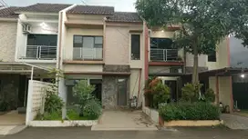 Rumah Tingaal 2 Lantai Di Perumahan Villa Noor