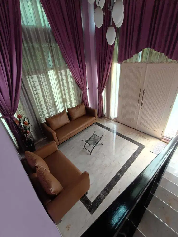 Rumah Minimalis lantai marmer Kelapa gading