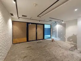 SEWA KANTOR  DI JAKARTA SELATAN KUNINGAN 91M2 PARTISI 150K NEGO