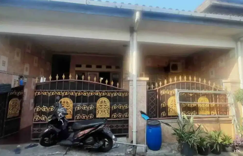 Rumah ,di perumnas III, bekasi timur,1 1/2 lt.