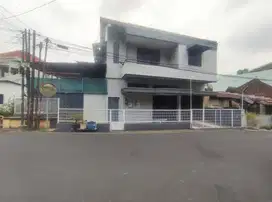Dijual Rumah Lokasi Strategis di Jl. Lempongsari Semarang