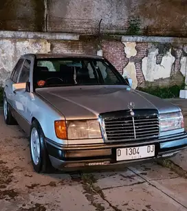 MERCEDES BENZ W124 300E TAHUN 1991