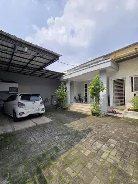 Rumah second semi furnished siap huni di duren sawit