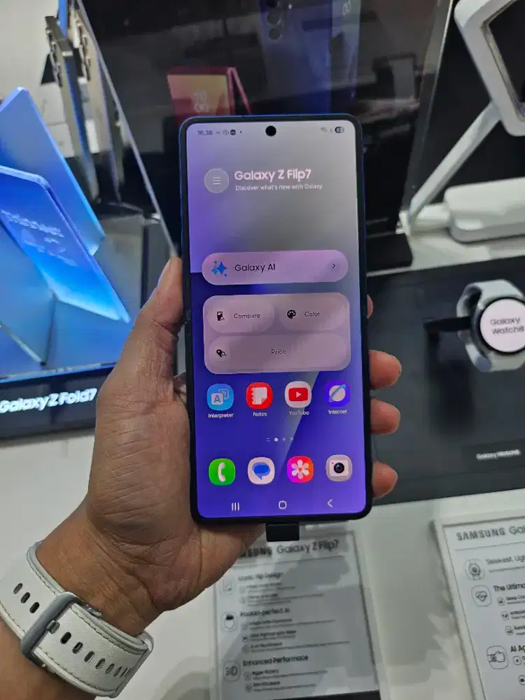 SAMSUNG Z FLIP 7 NEW IN STOTE