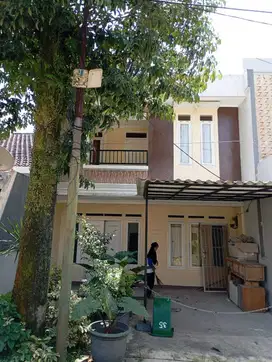 DIJUAL RUMAH 2LT BAGUS SEJUK SIAP HUNI DEKET AEONMALL SENTUL SSR829