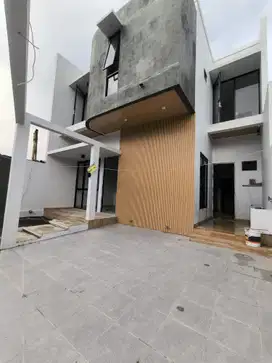 RUMAH 2 LANTAI DEKAT PEMDA SLEMAN