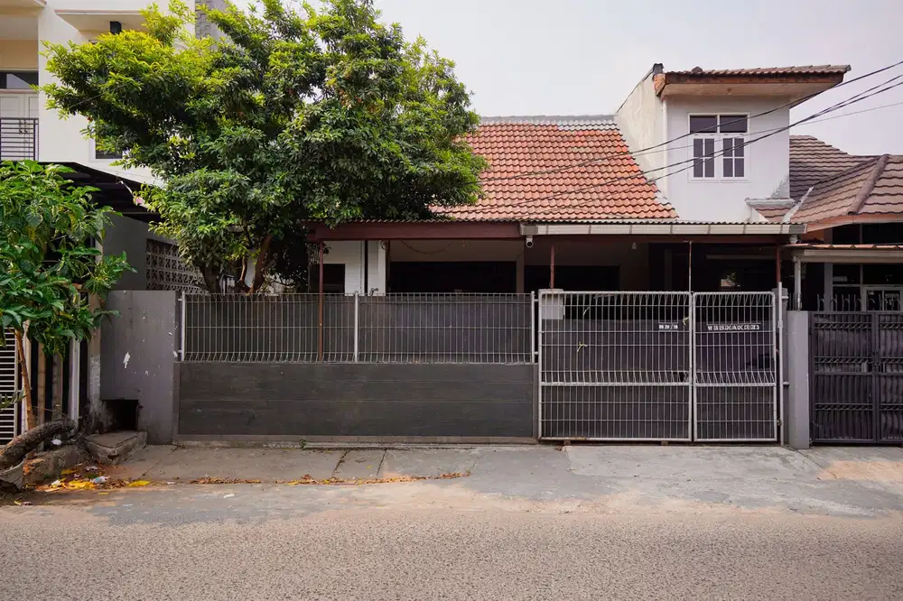 Rumah LT 172 di Bekasi Dekat Mall Pekayon Siap Huni Harga Nego J-24714