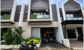 Jual via lelang Rumah bagus 2 lantai di Perumahan avyana cibubur depok