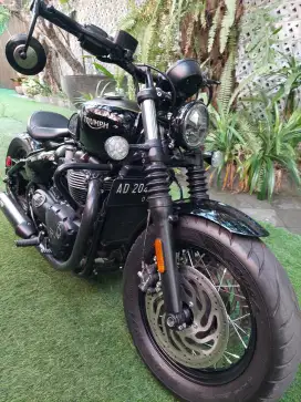 Triumph bobber bonneville 2019/1200cc  full paper