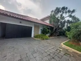 Dijual Modern Luxury & Comfy House at Kemang Timur