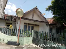 Tanah berikut Bangunan Dijual dekat Jogjatronik Yogya, Lt 715m2