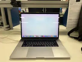 Macbook Pro 15inch 2017 16gb 256gb murah aja apa adanya