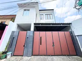 Rumah Minimalis 3 Lantai di Tebet Barat