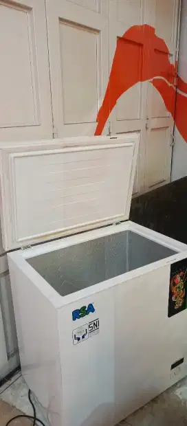 RSA CHEST FREEZER BOX 300 LITER CF 310