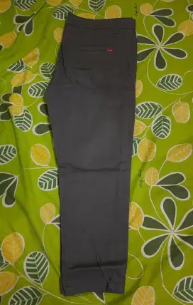 Celana Chino Abu