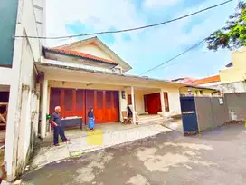 Rumah Klasik Luas Murah Area Elit Strategis Di Kemang selatan Jaksel