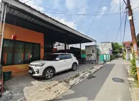 Tanah barat kampus ums karasura solo