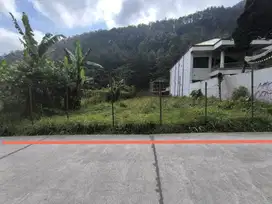 Tanah datar siap bangun di komplek wisata Tawangmangu