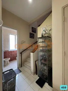 Di Jual Rumah 2 Lantai Cantik Siap Huni di Kota Wisata