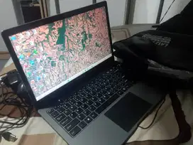 Menjual Laptop Merek Zyrex Ram 4 penyimpanan internal 256 GB