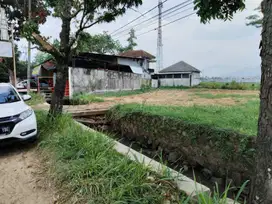 Di sewakan lahan  di mindroad jalan provinsi Jl raya Soreang Banjaran