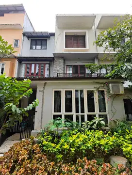 Jual cepat Townhouse di Springhill kemayoran Jakarta Pusat