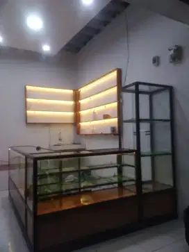 Etalase Untuk Parfum Dan Counter lainnya