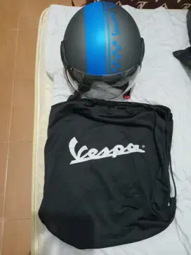 Jual helm original vespa