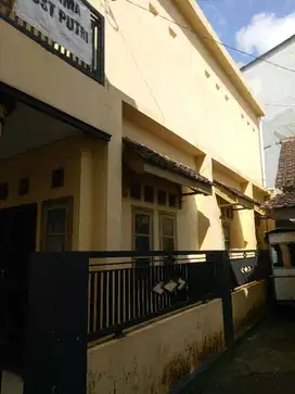 rumah kos aktif belakang mall ramai