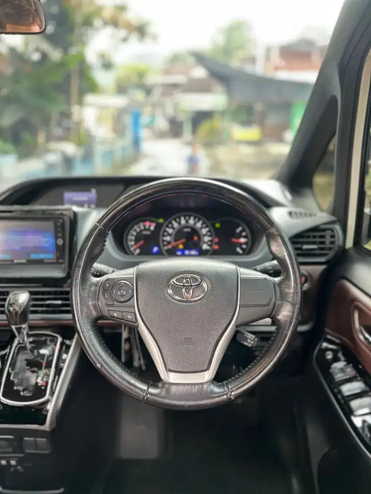 Voxy simpanan antik
