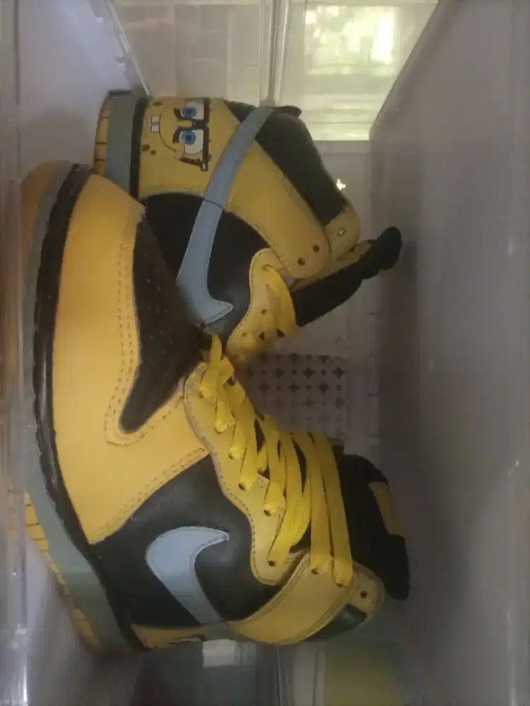 Nike Spongebob Dunk High Yellow Black