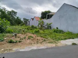 Dijual tanah pekarangan istimewa jl.Dahlia belakang sd model