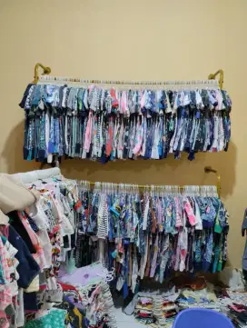 dibutuhkan host live baju bayi preloved