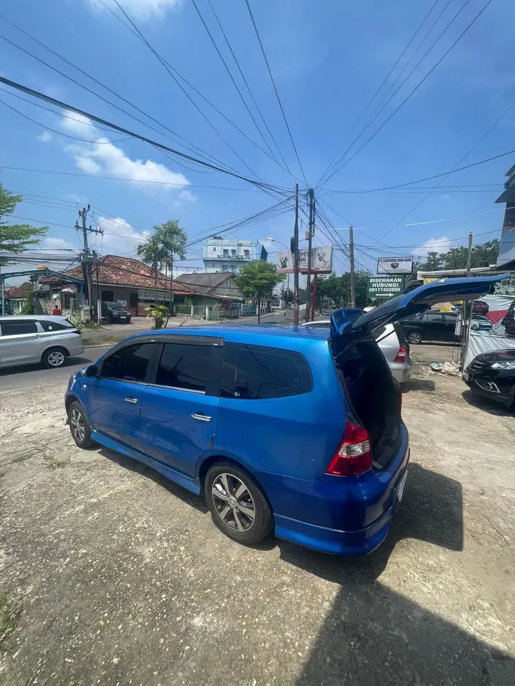 Nissan Grand livina 2011 Bensin