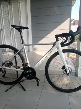 sepeda polygon strattos s5d s