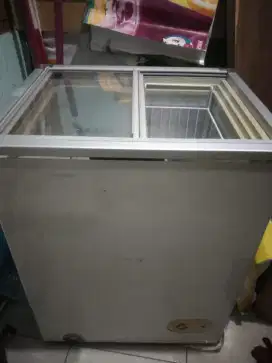 freezer 100L sliding merk GEA